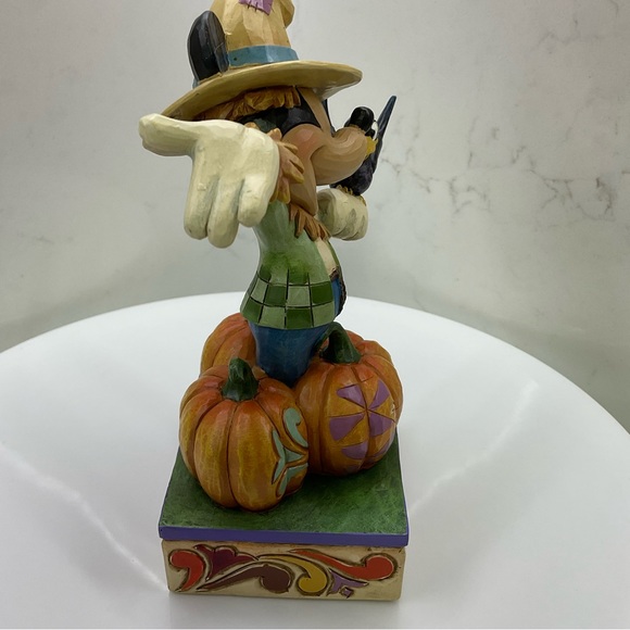 Walt Disney Showcase Collection Harvest Scarecrow #4039066 Mickey Mouse - Picture 4 of 11